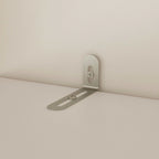 Armario blanco de doble puerta de cristal con tiradores dorados y barra para colgar, 1 persona