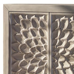 Gabinete blanco con acentos de madera floral – 2 puertas, 3 estantes