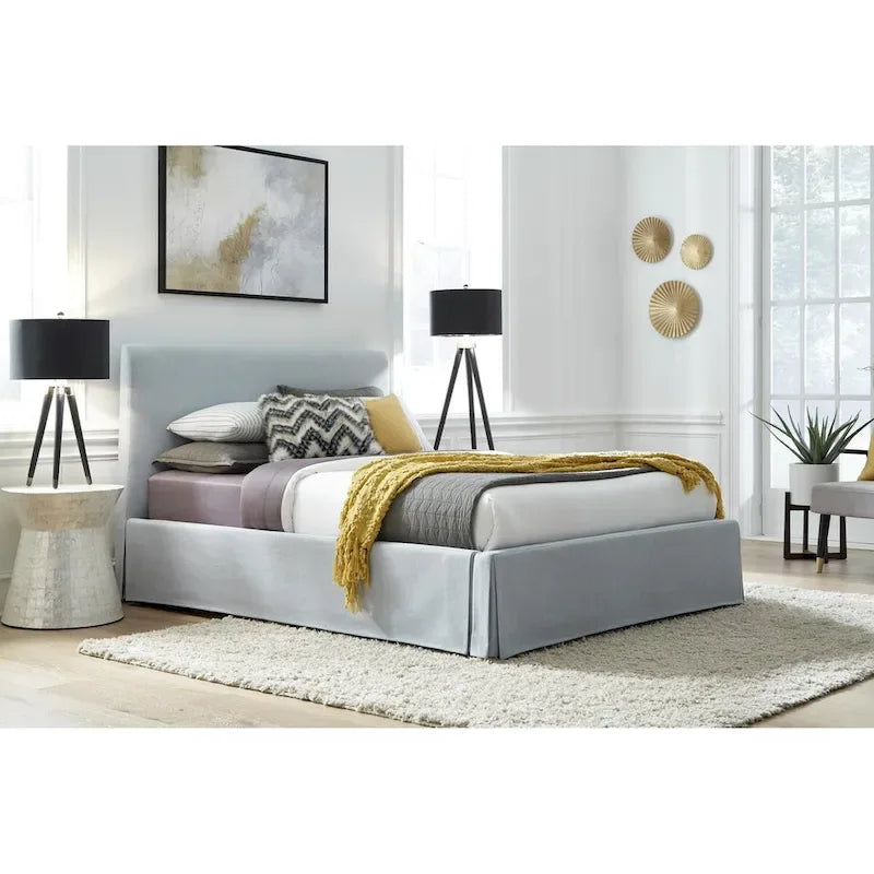 Cama tapizada color azul cielo con faldón, Para 1-2 personas, Matrimonial/Queen/King/California King